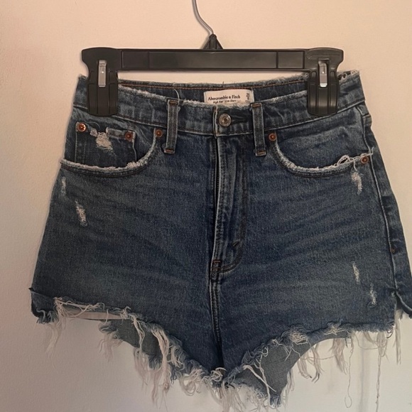 Abercrombie and fitch curve love Jean shorts 0/25 - Picture 5 of 7